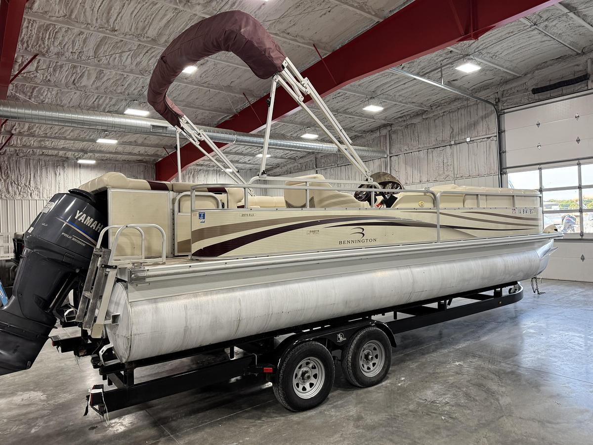 Used 2001 Bennington 2575 RLX