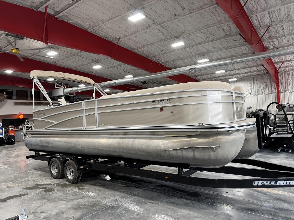 Used Cypress Cay 250 Cayman