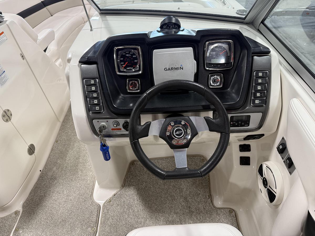Used 2009 Chaparral 284 Sunesta
