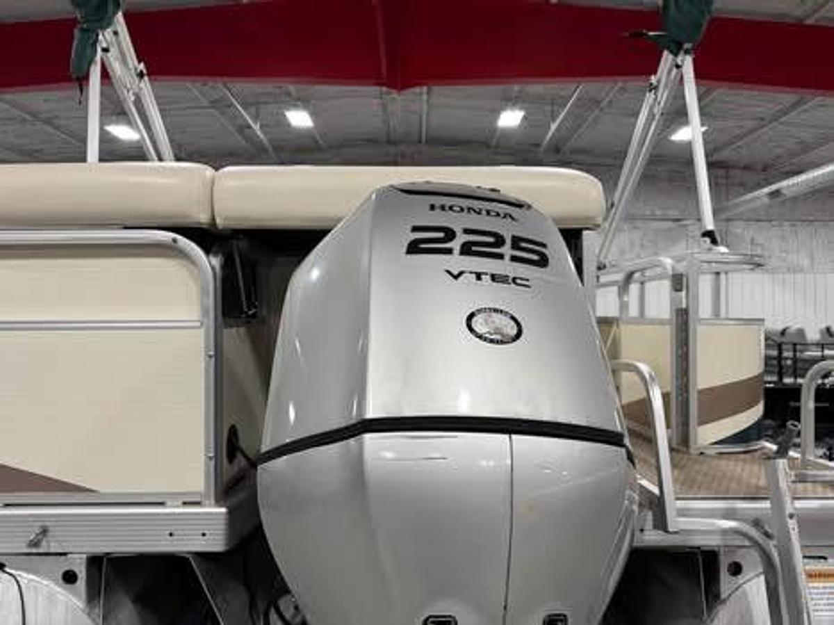 Used 2005 Bennington 2575 RL