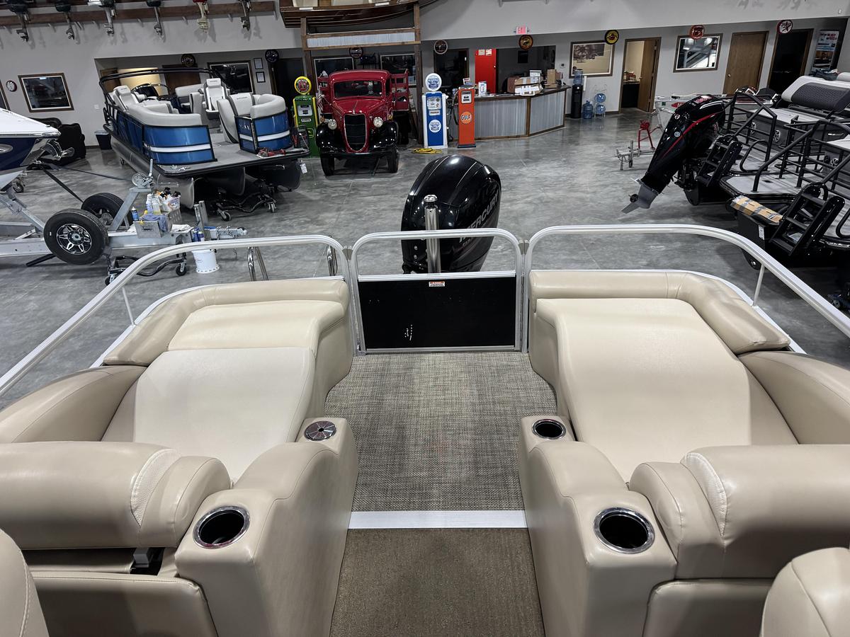 Used 2013 Bennington 2375 GCW