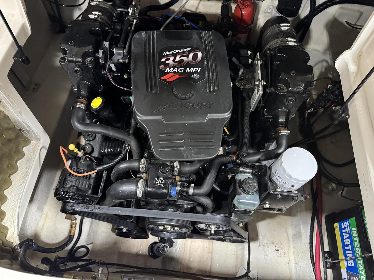 Used 2004 Sea Ray 240 Sundeck