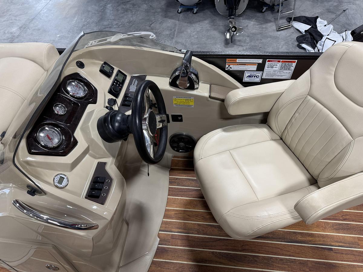 Used 2017 Crest Crest III