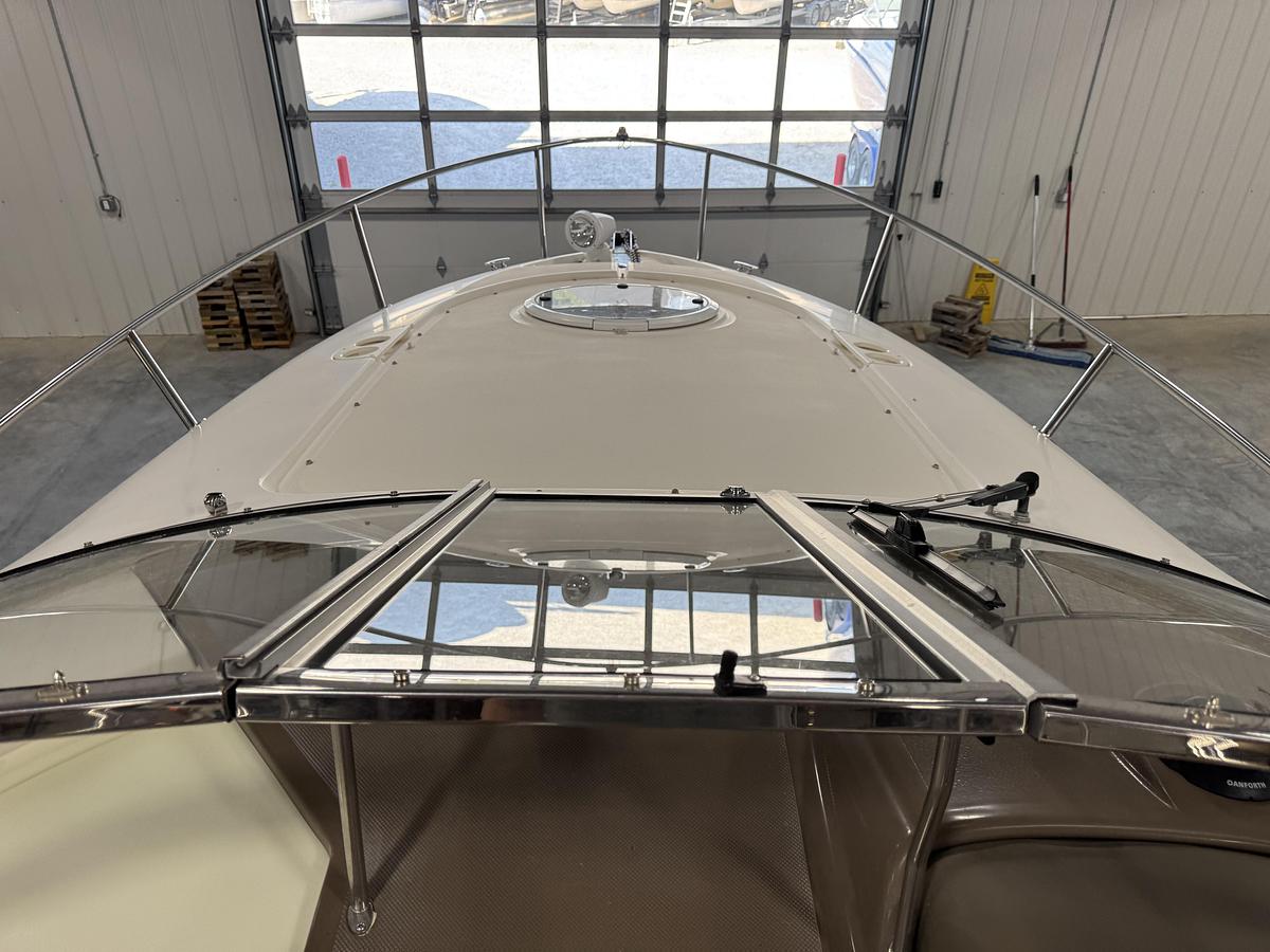 Used 2005 Regal 2665 Commodore