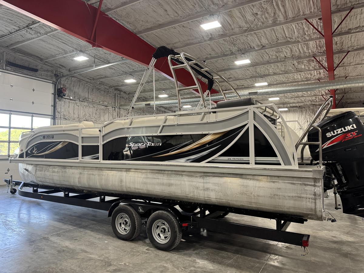 Used 2014 JC 26 Sportoon