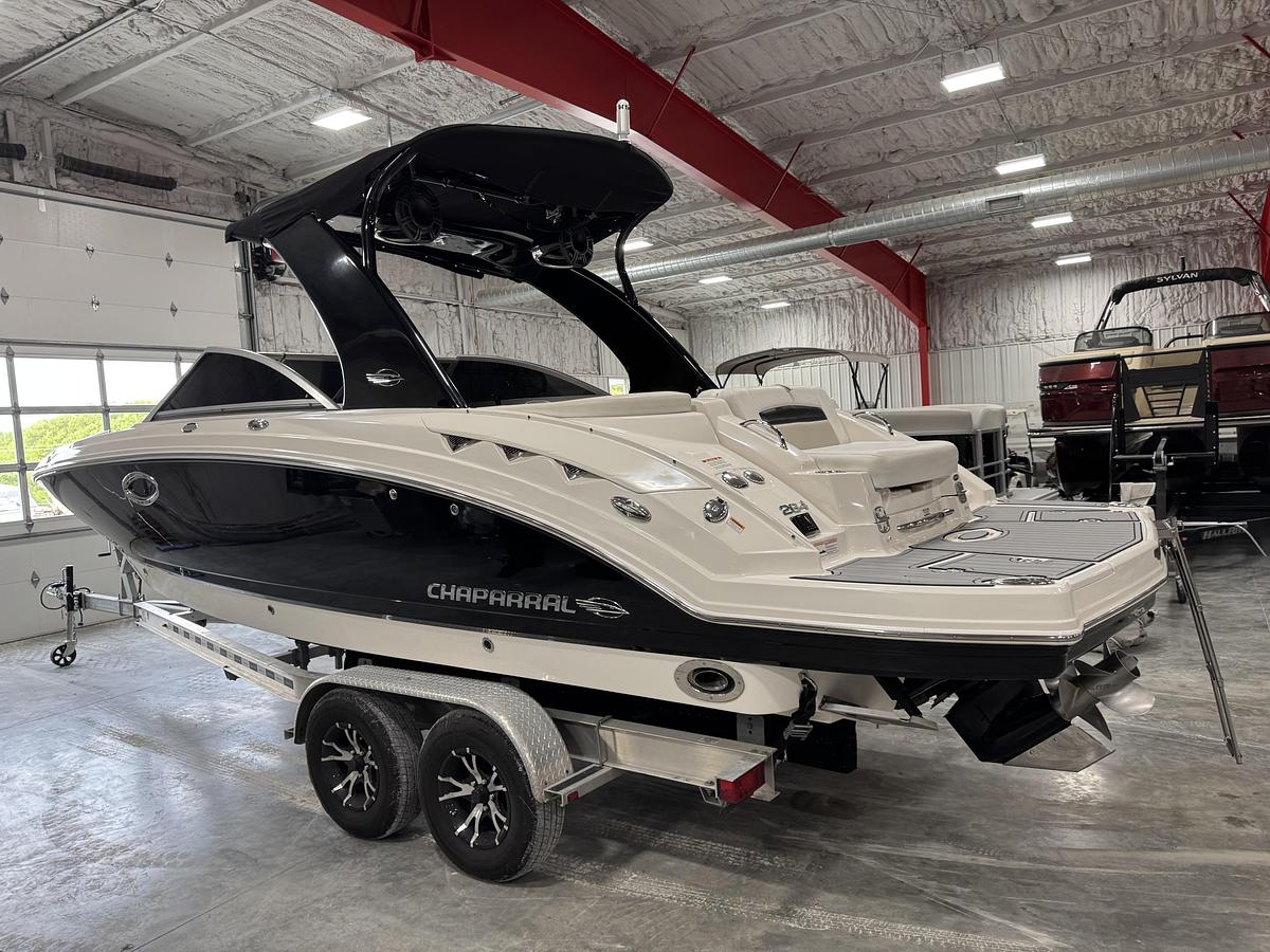 Used 2013 Chaparral 264 Sunesta