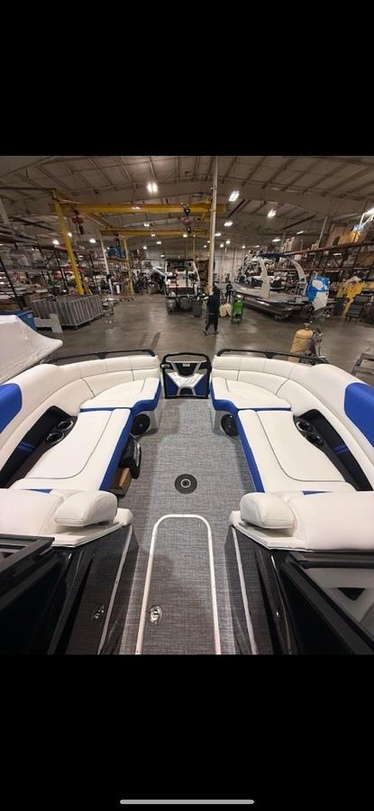 2026 South Bay 25 Sport Twin