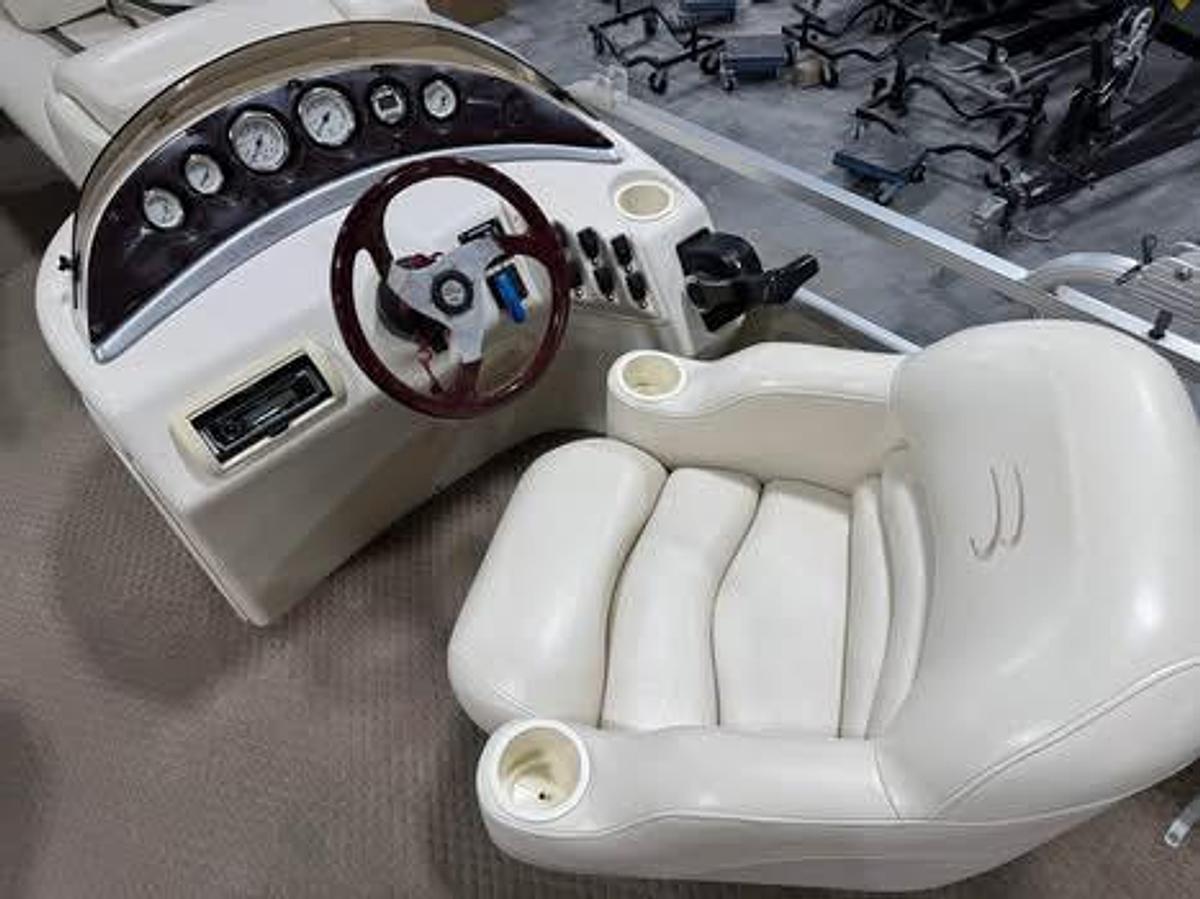 Used 2005 Bennington 2575 RL