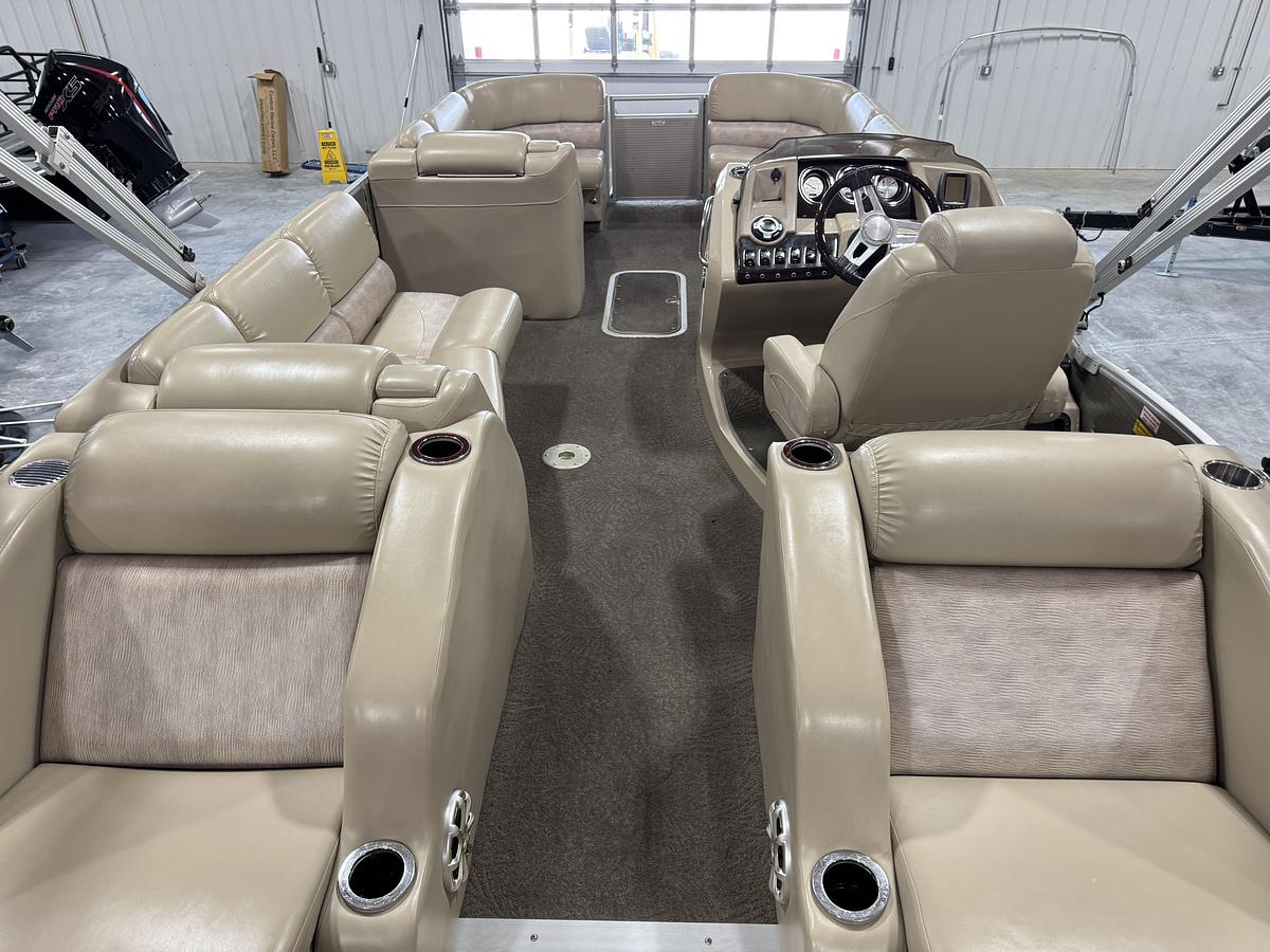Used 2012 Bennington Q-25