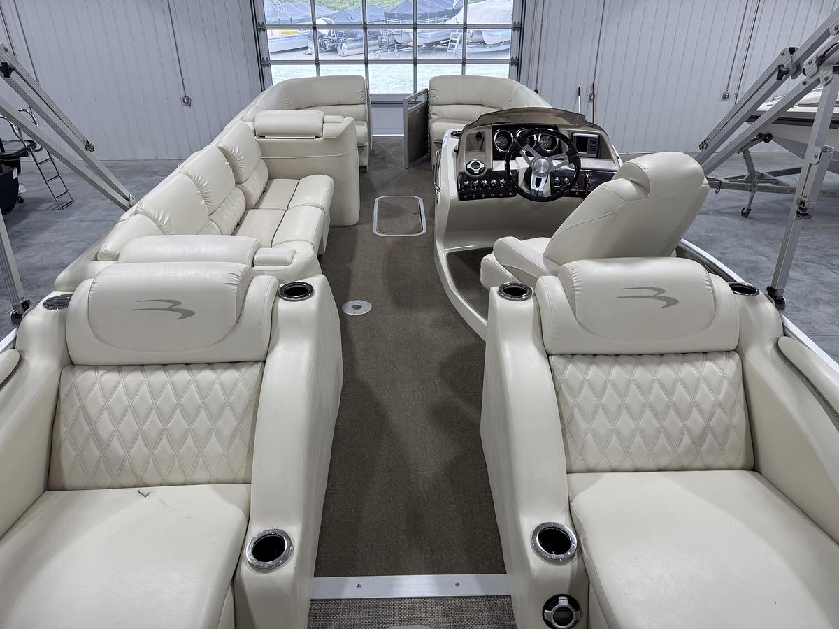 Used 2014 Bennington Q-25