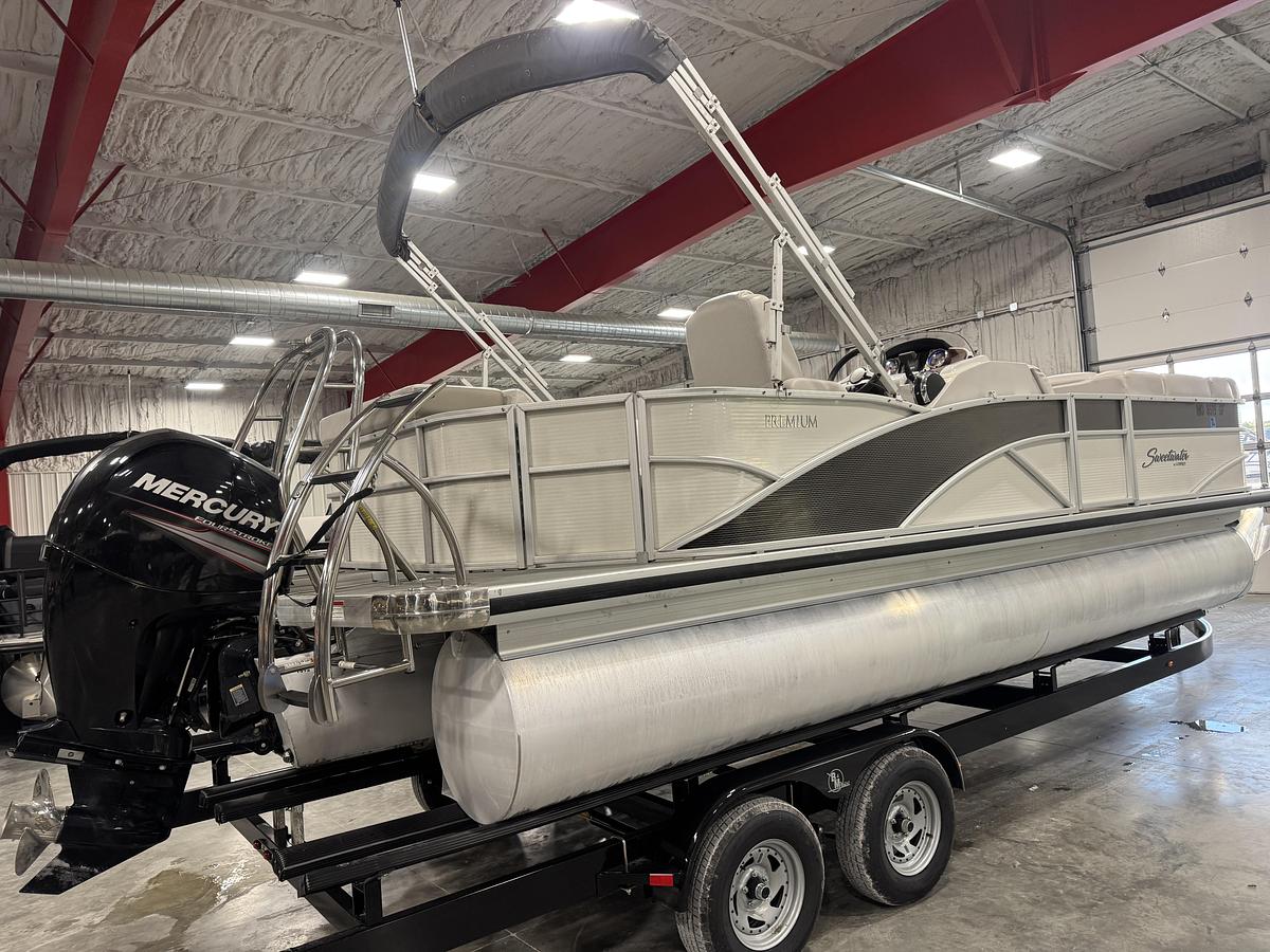 Used 2017 Godfrey Sweetwater 235 Platinum