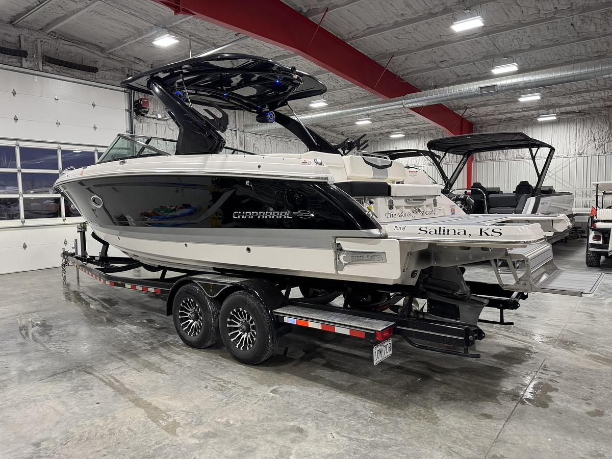 Used 2023 Chaparral 30 Surf