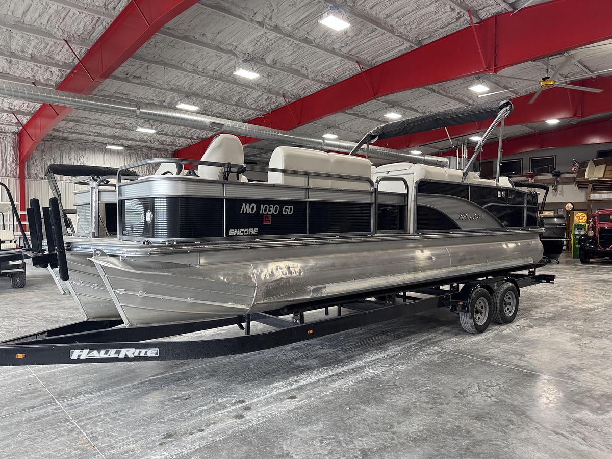 Used 2016 Manitou 24 LE Fish
