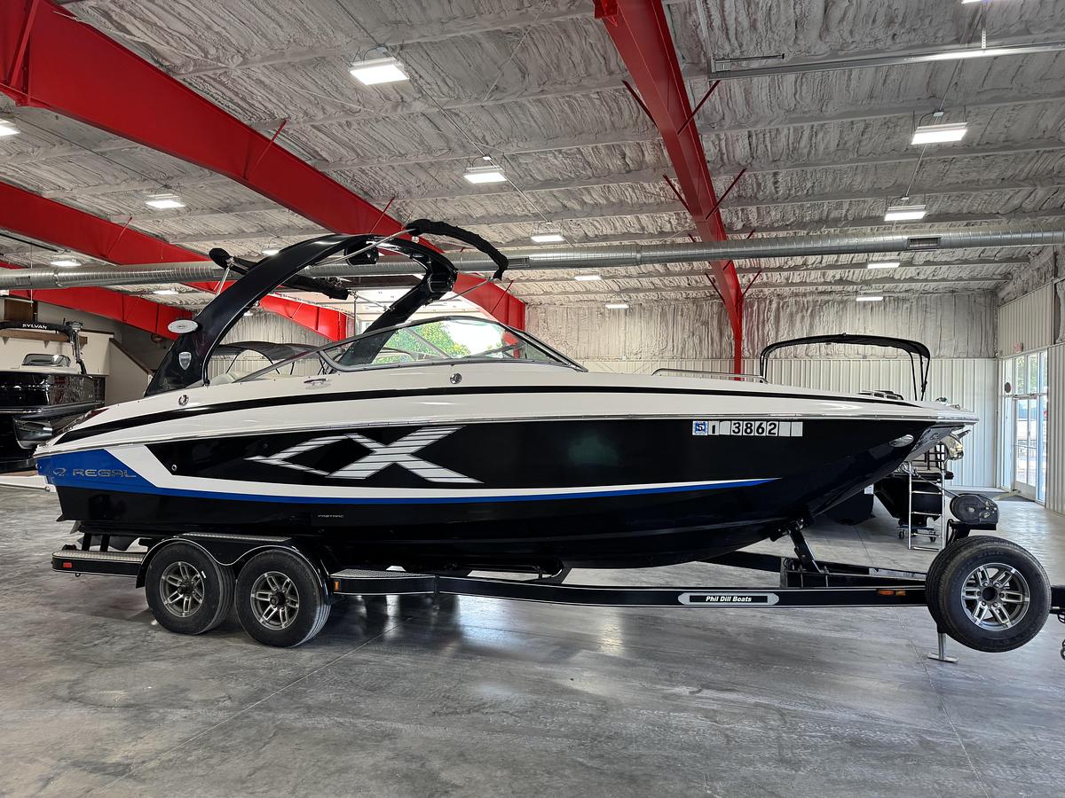 Used 2013 Regal 27 Fasdeck