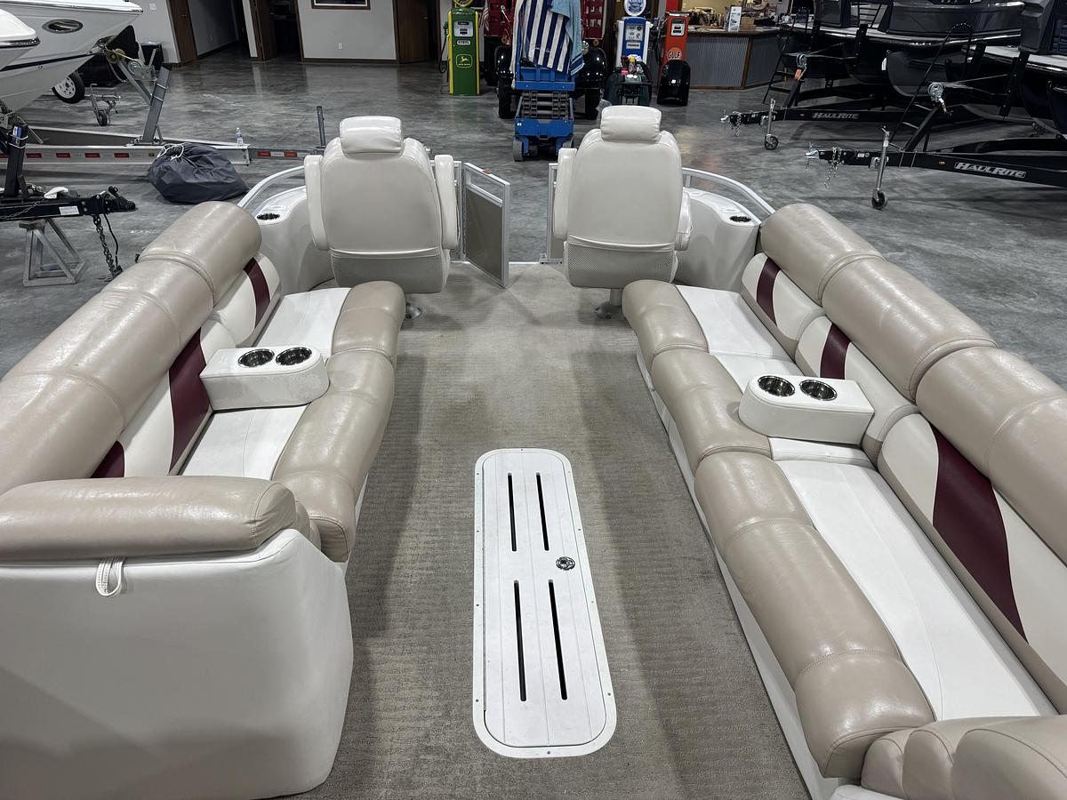Used 2008 Crest 2570 XRS III