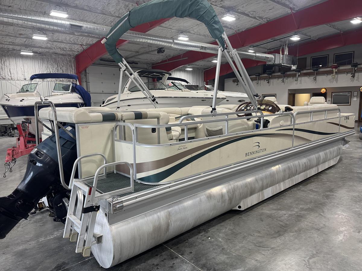Used 2004 Bennington 2575 RL