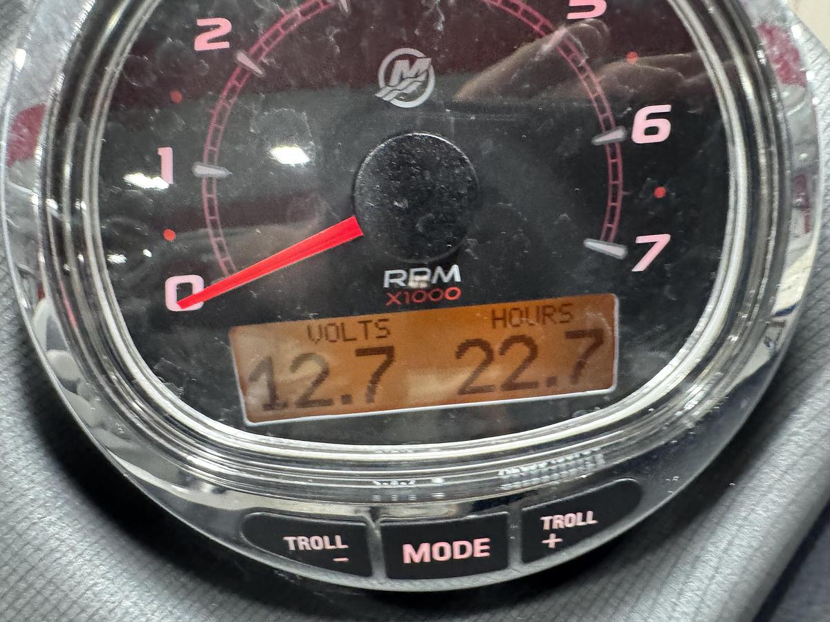 Used 2022 Sylvan L-5