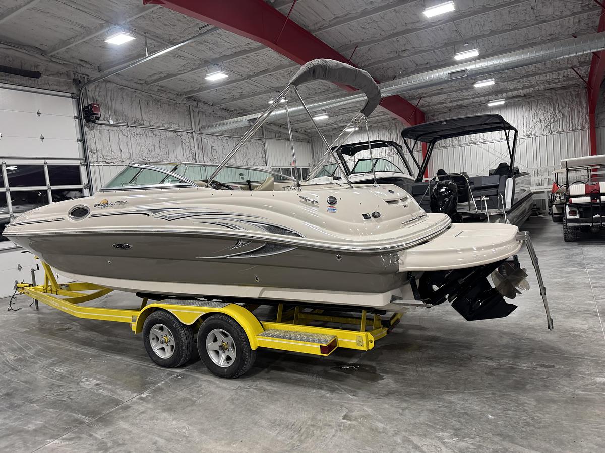 Used 2005 Sea Ray 240 Sundeck