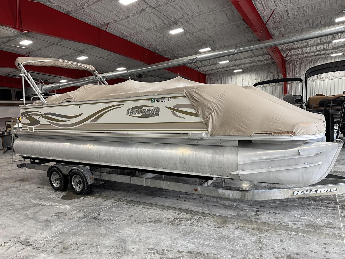 Used 2005 Crest 25 Savanna