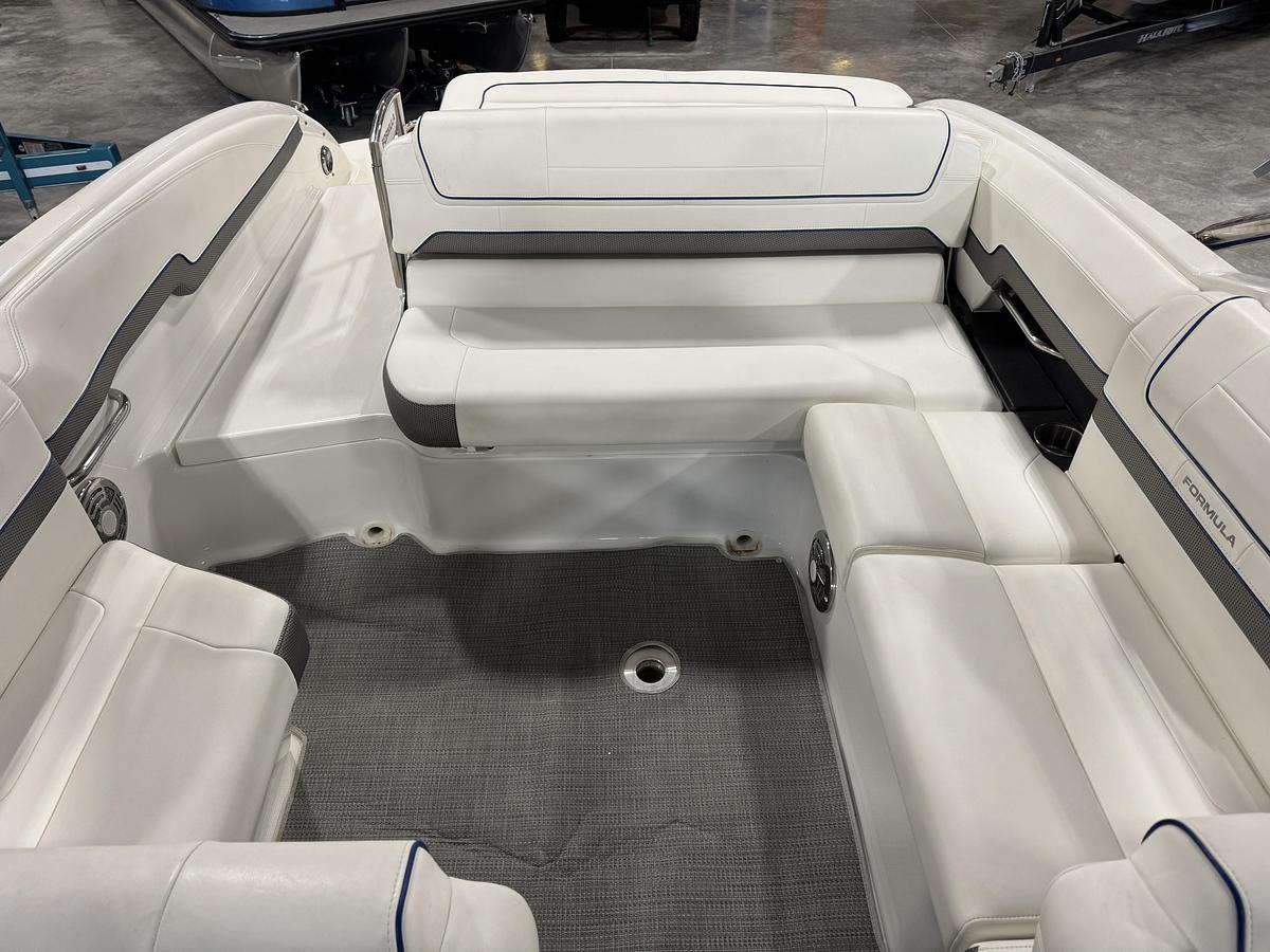 Used 2016 Formula 270 BR