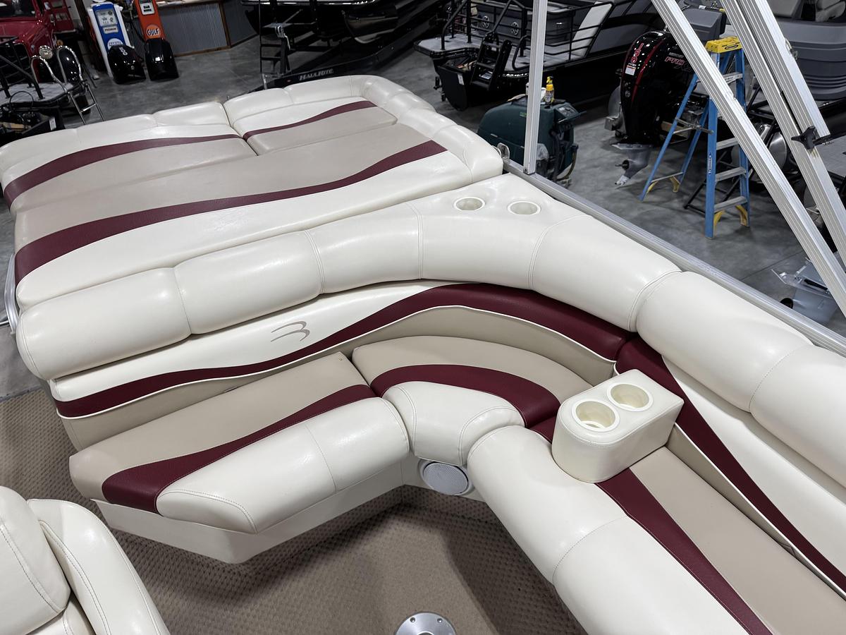 Used 2001 Bennington 2575 RLX