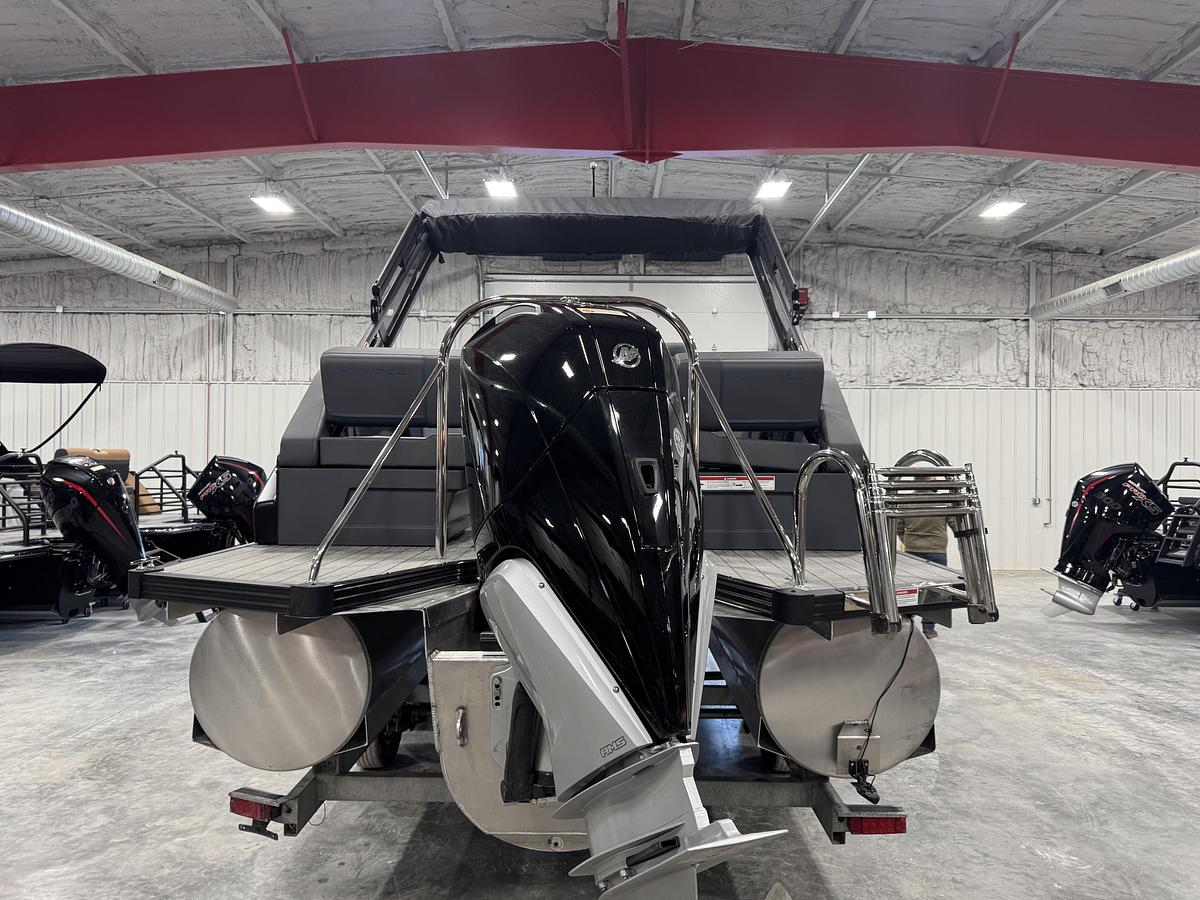 2025 Manitou 24 Explore