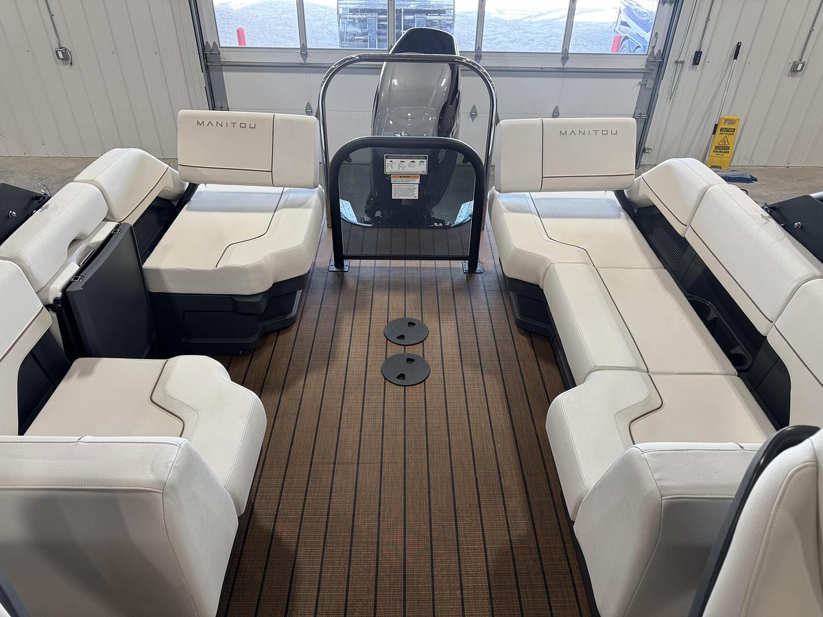 2025 Manitou 26 Explore