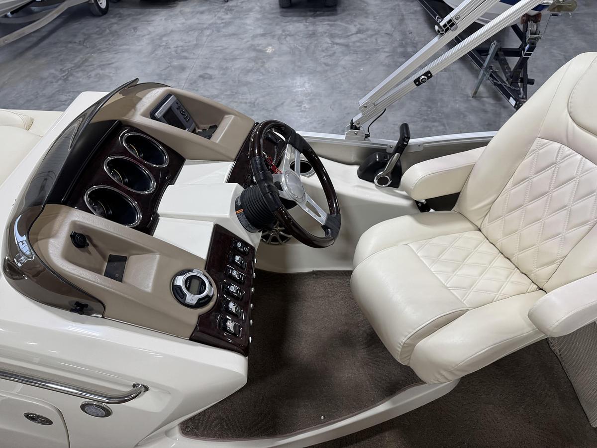 Used 2014 Bennington Q-25