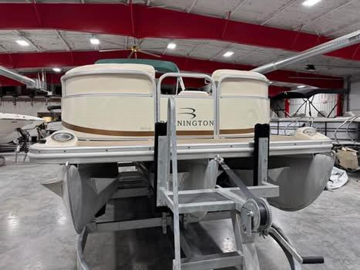 Used 2005 Bennington 2575 RL