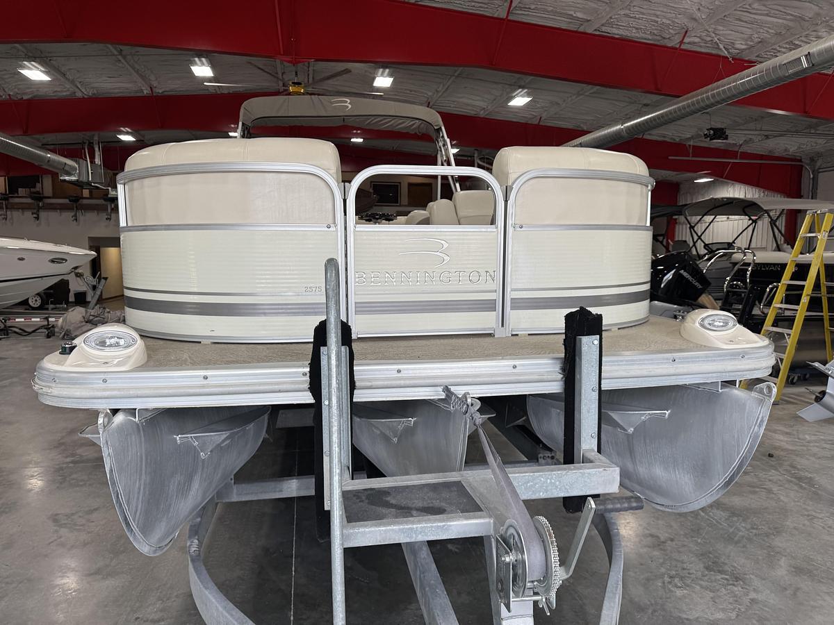 Used 2006 Bennington 2575 RL