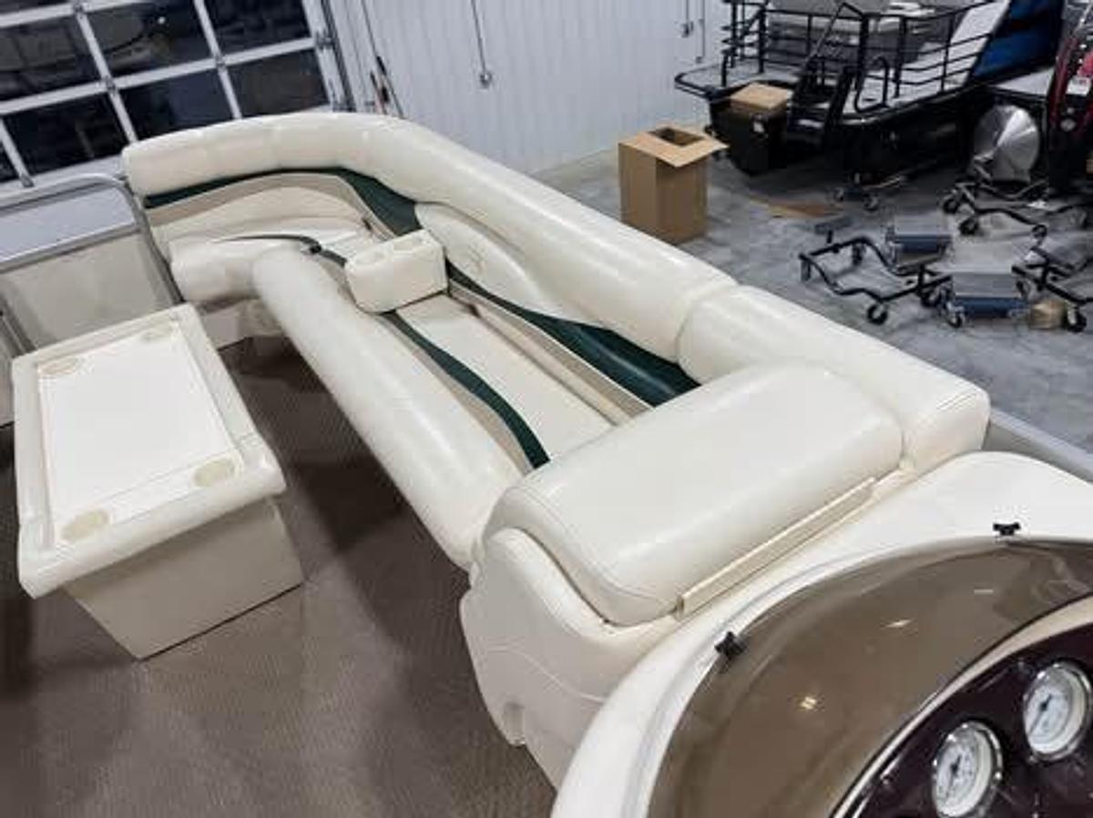 Used 2005 Bennington 2575 RL