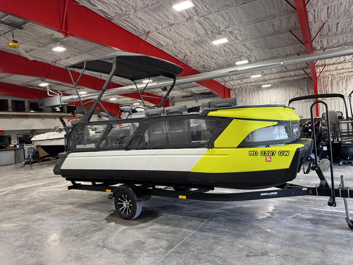 Used 2023 Sea Doo 21 Switch