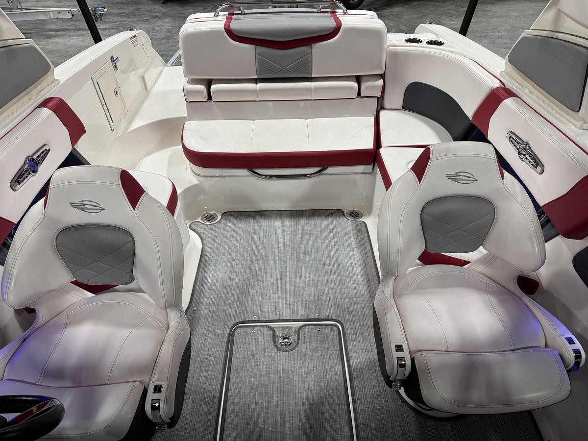 Used 2020 Chaparral 25 Surf
