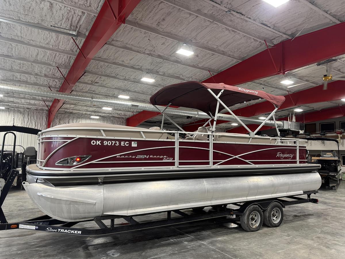 Used 2014 Sun Tracker 254 Regency