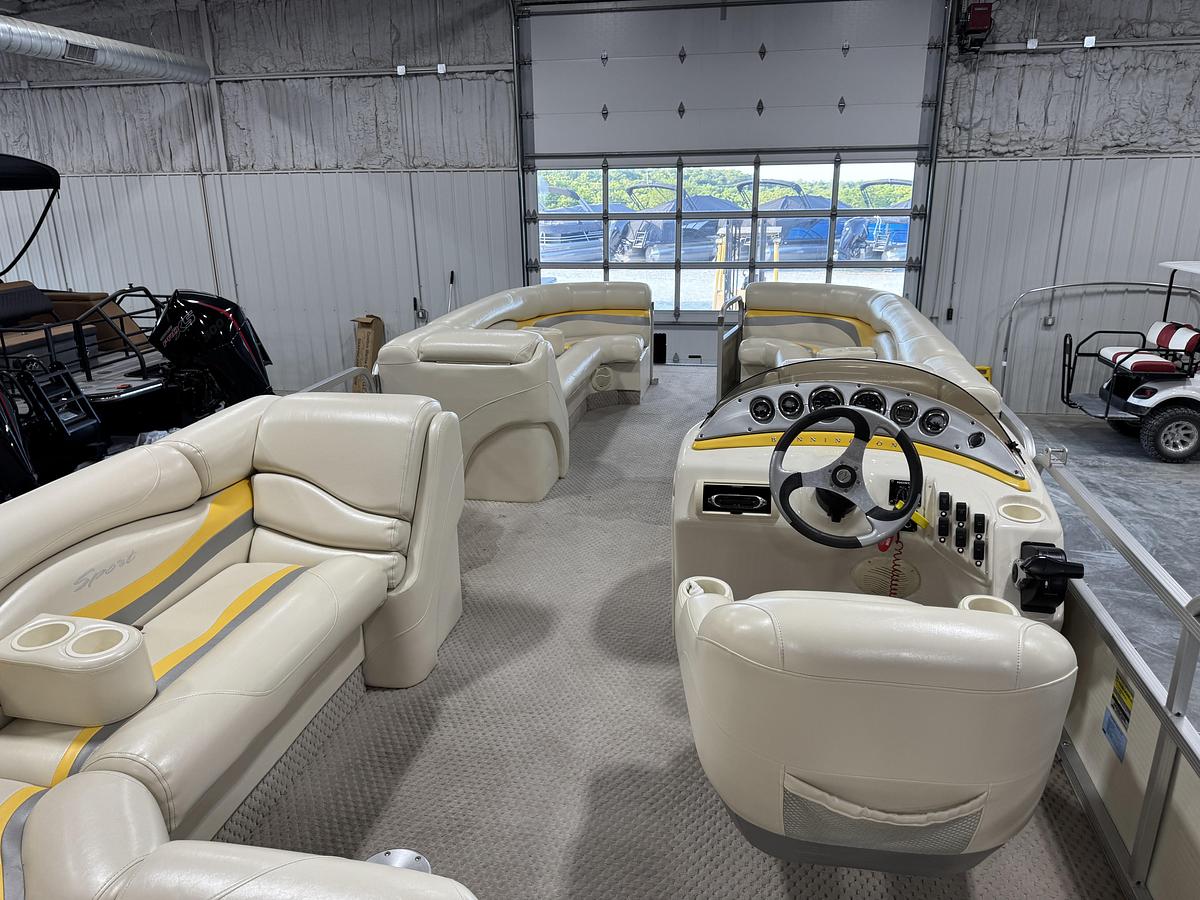Used 2005 Bennington 2575 RL