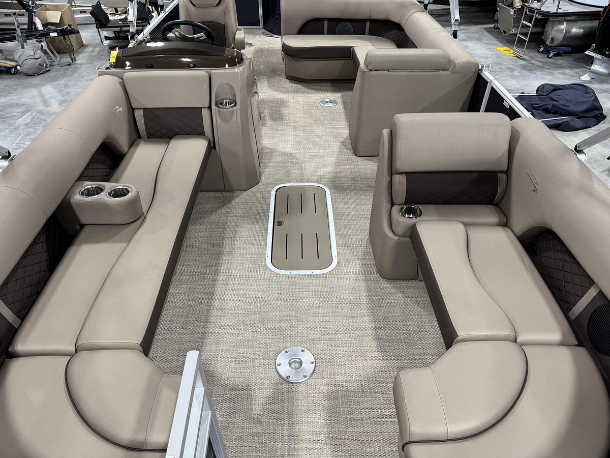 Used 2019 Bennington SX 25