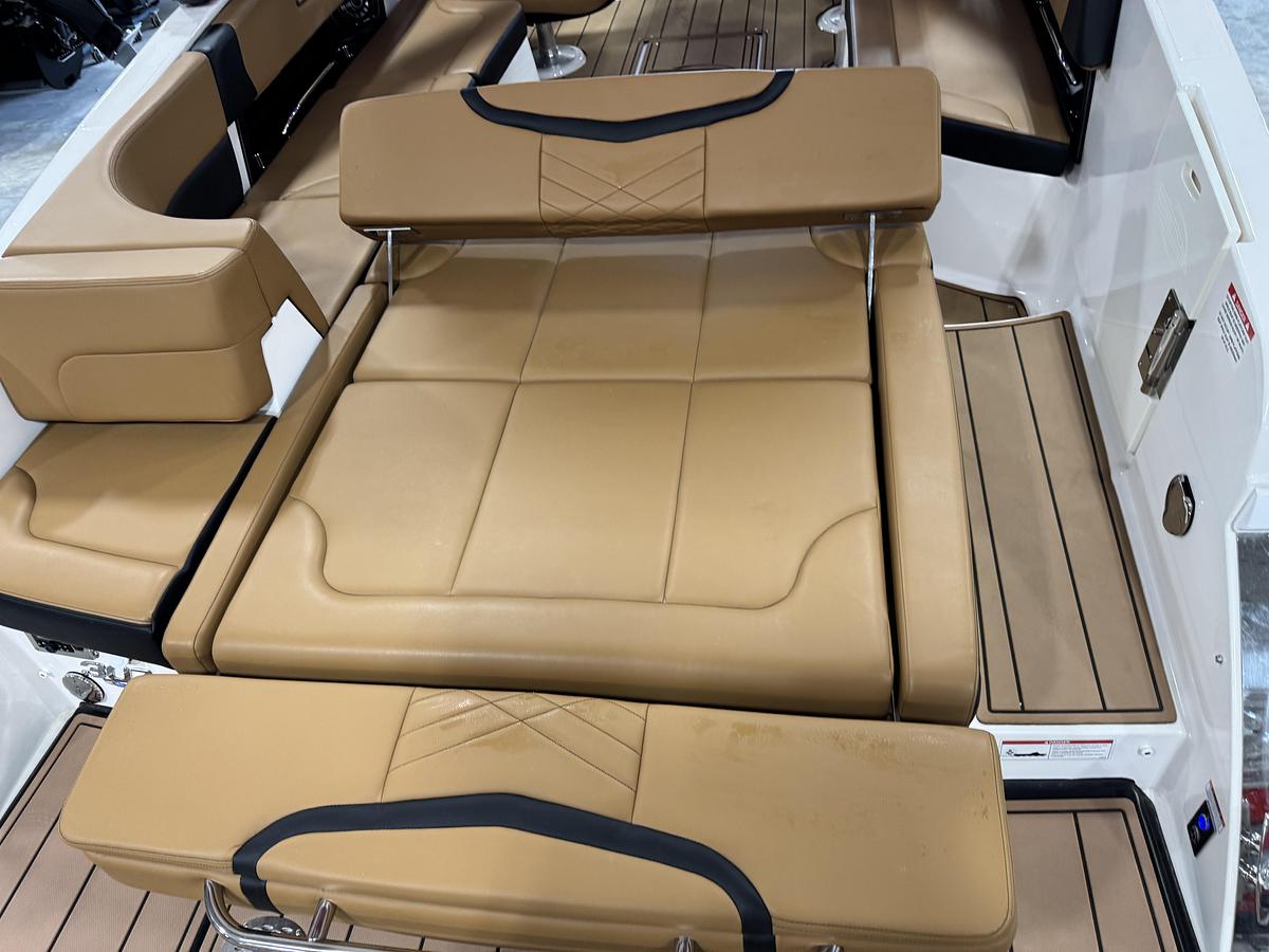 Used 2023 Chaparral 305 SSX