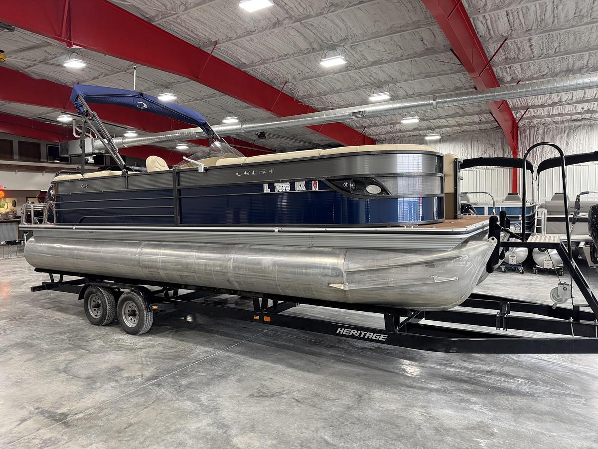 Used 2017 Crest Crest III