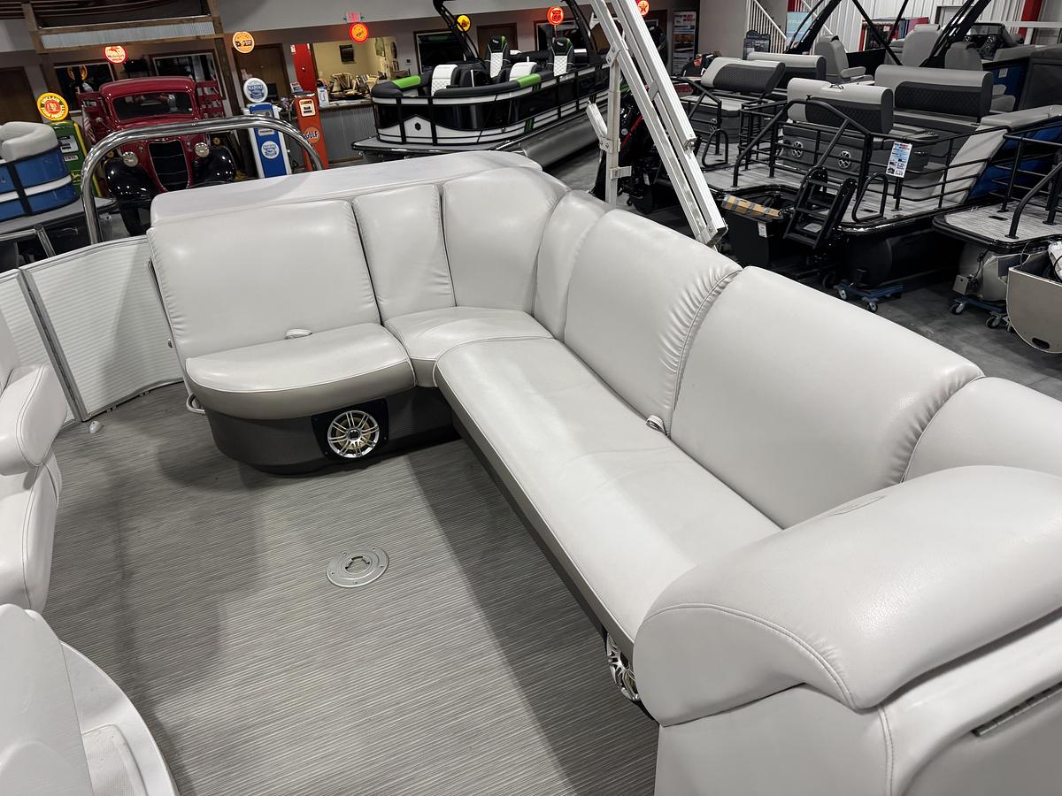 Used 2017 Godfrey Sweetwater 235 Platinum
