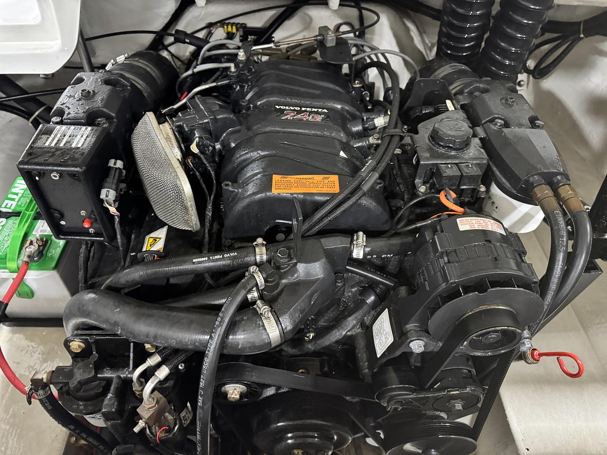 Used 2000 Cobalt 246 BR