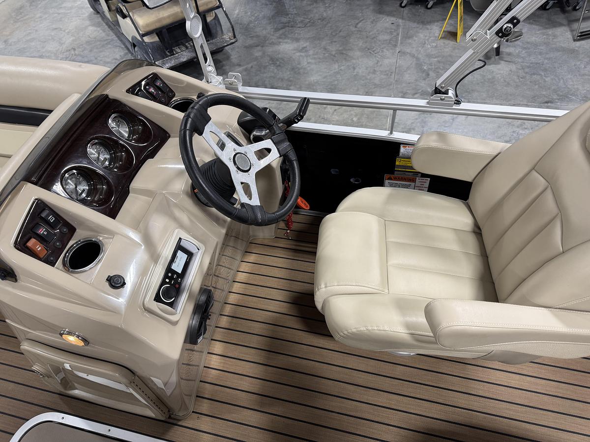 Used 2014 Bennington S 24