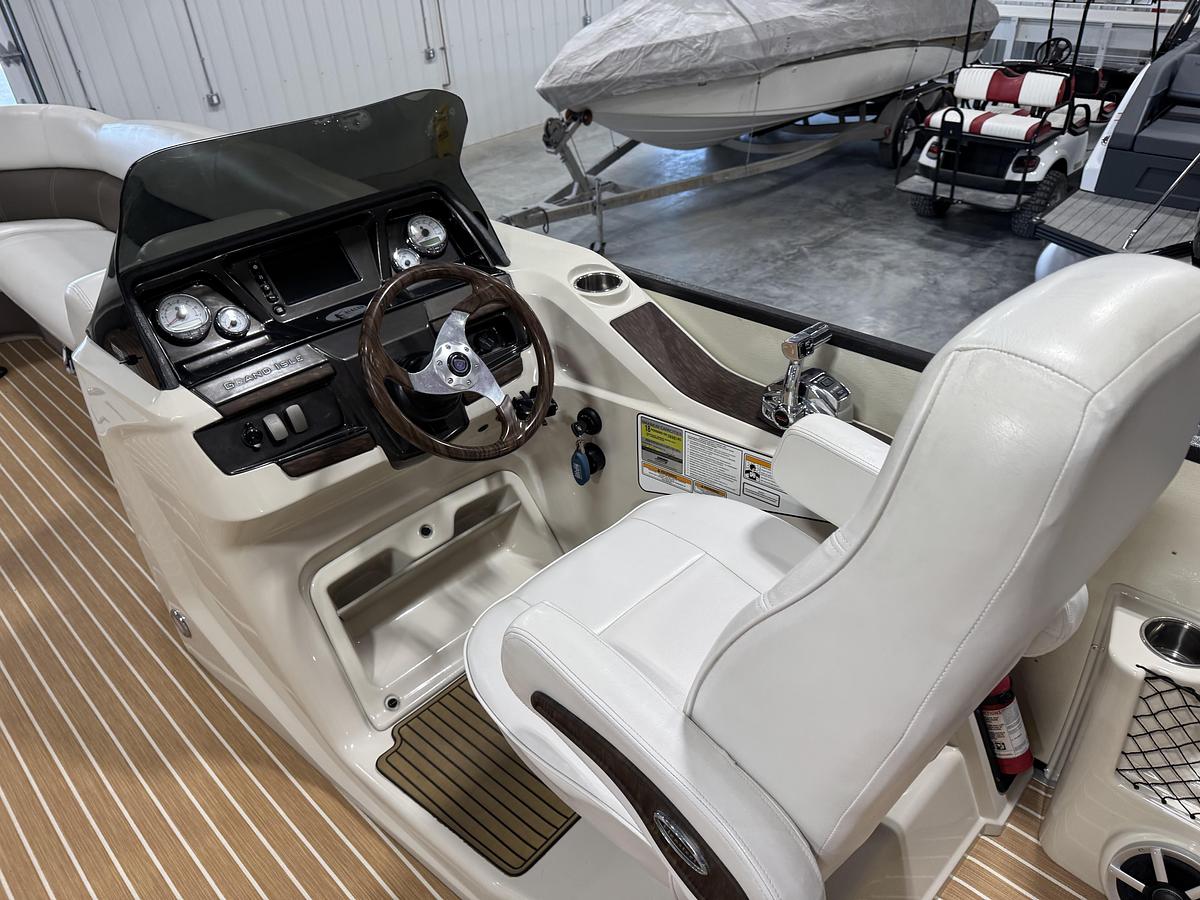 Used 2014 Premier 290 Grand Isle 10' wide