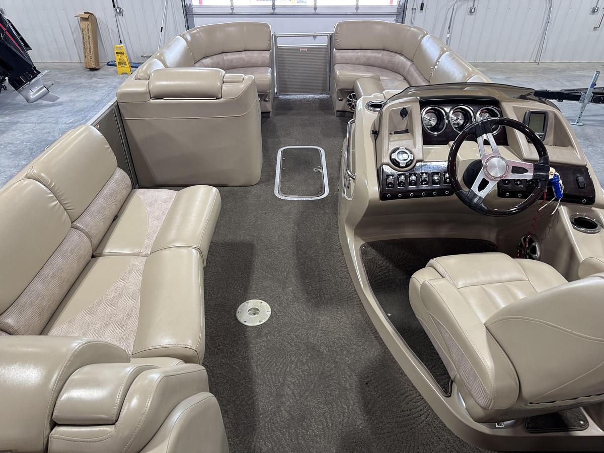 Used 2012 Bennington Q-25