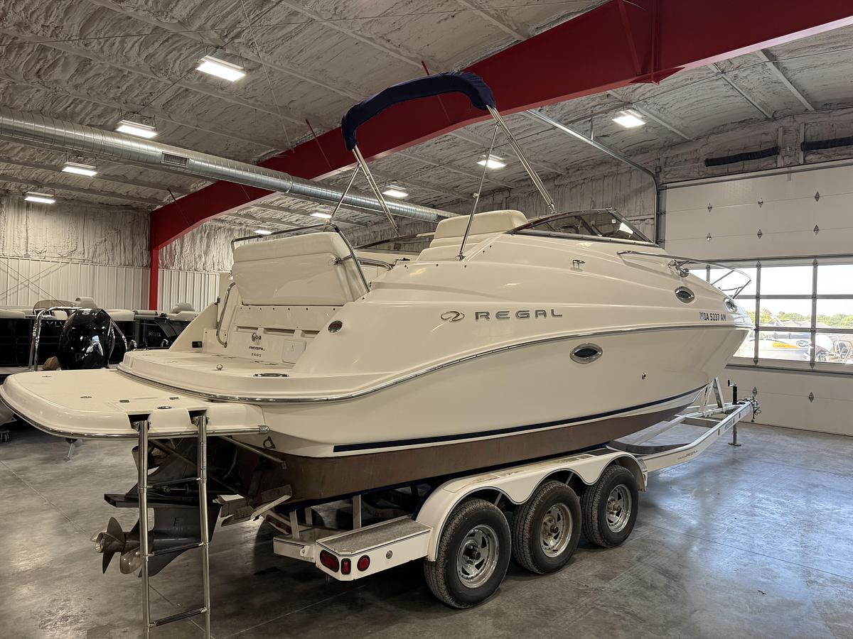 Used 2005 Regal 2665 Commodore