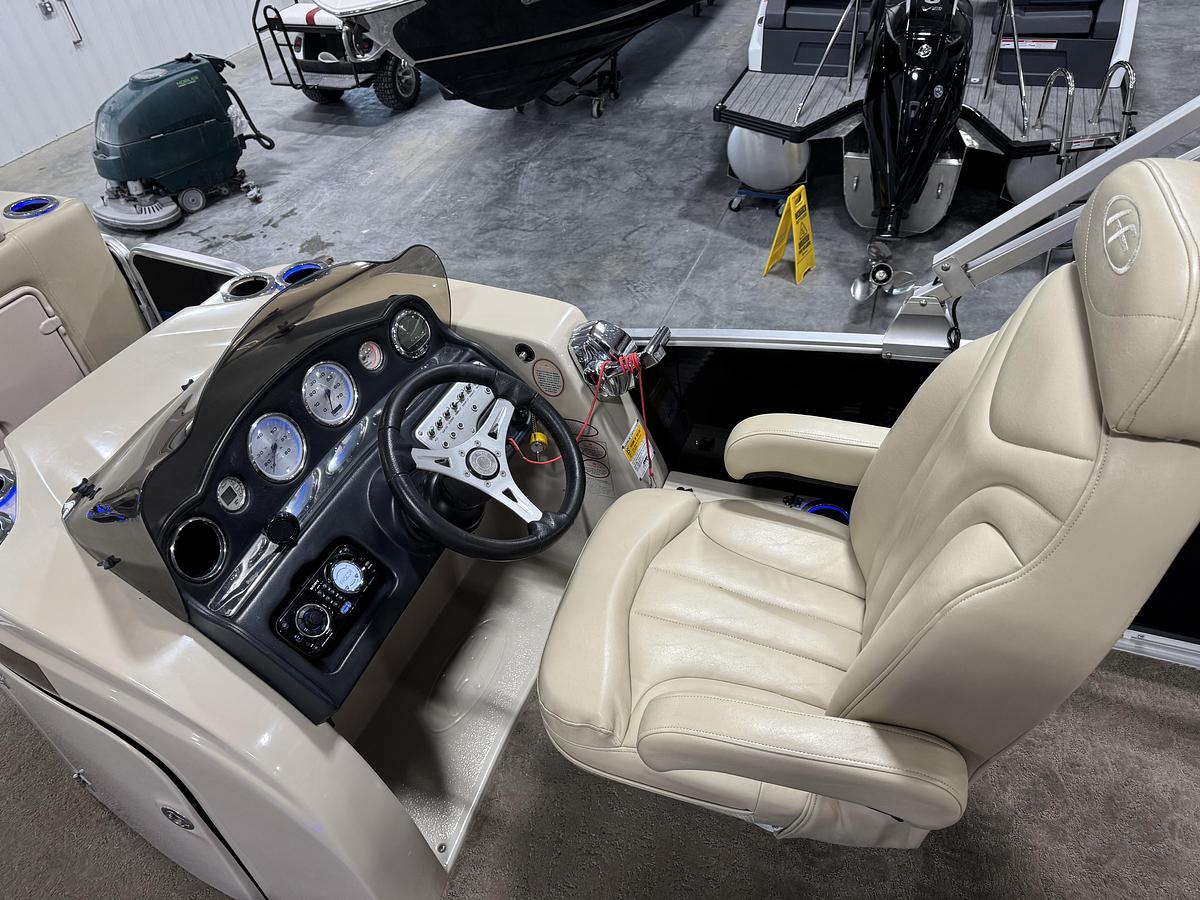 Used 2012 Harris 250 Grand Mariner