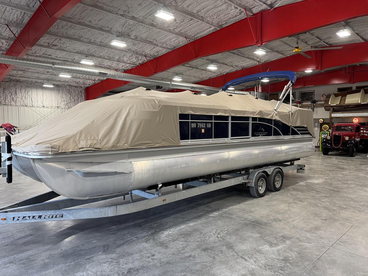 Used 2015 Bennington 2875 QCW