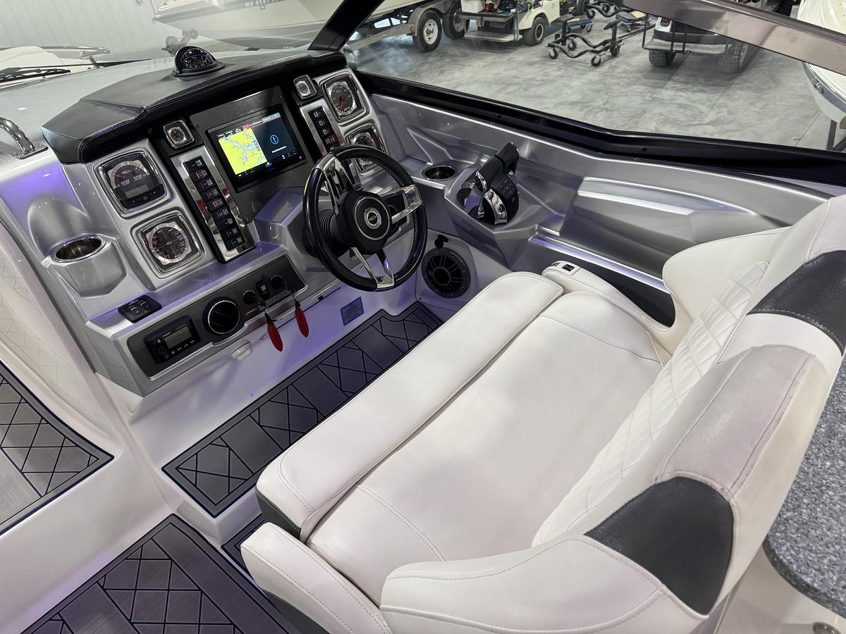 Used 2015 Chaparral 327 SSX