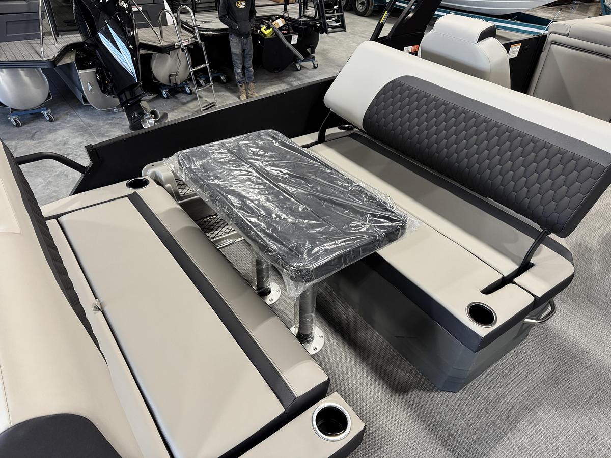 2026 Sylvan L-5 Platinum