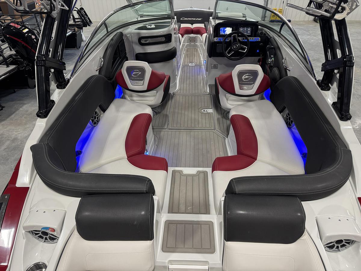 Used 2022 Crownline 265 Surf