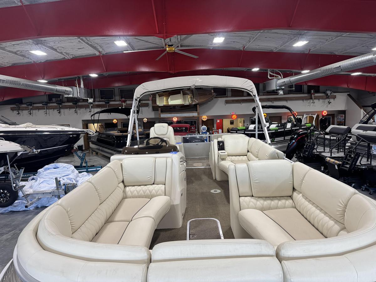 Used 2014 Bennington Q-25